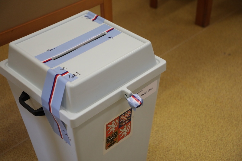 Bầu cử Tổng thống Séc: Người bị cách ly vì Covid-19 sẽ được bỏ phiếu sớm trên ô tô